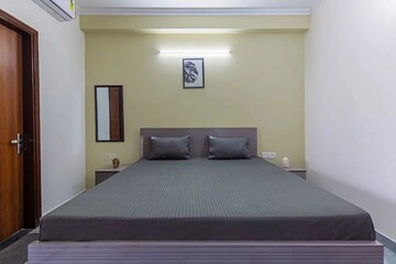 Bedroom in 2 BHK Builder Floor at Shalimar Garden Extension I – for Sale