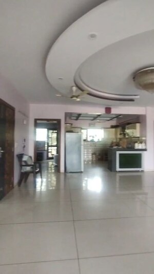 Parking in 4 BHK Builder Floor at Sector 4 – for Sale