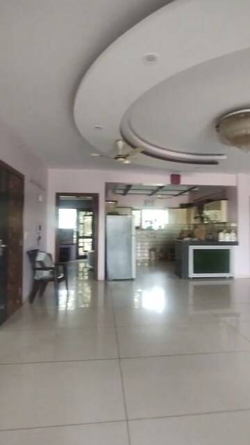 Parking in 4 BHK Builder Floor at Sector 4 – for Sale