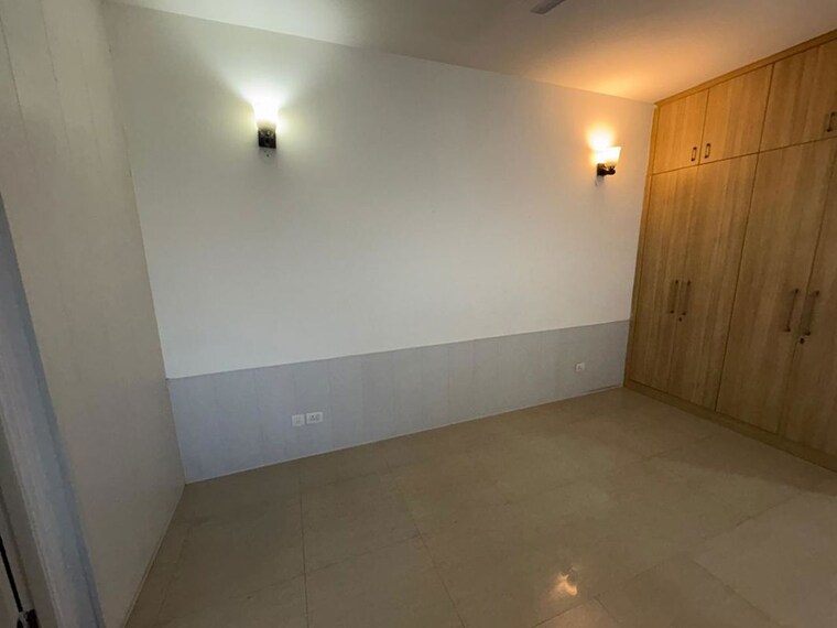 Room, emaar-emerald-estate 2 Bedroom 1020 Sq.Ft. Apartment In Sector 65 Gurgaon 9964430