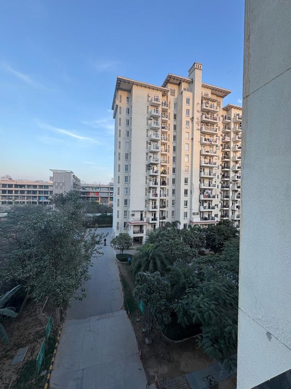 2 BHK + Study Room Apartment For Rent in Emaar Emerald Estate