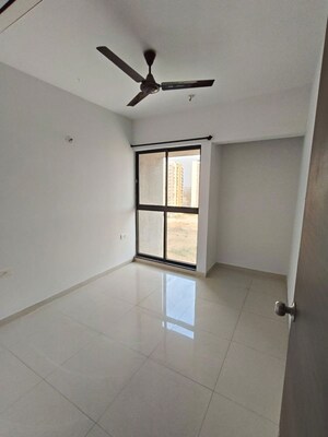 Room in 3 BHK Apartment at Lodha Downtown, Dombivli East – for Rent
