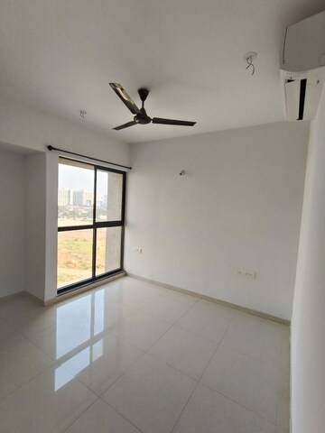 Room in 3 BHK Apartment at Lodha Downtown, Dombivli East – for Sale