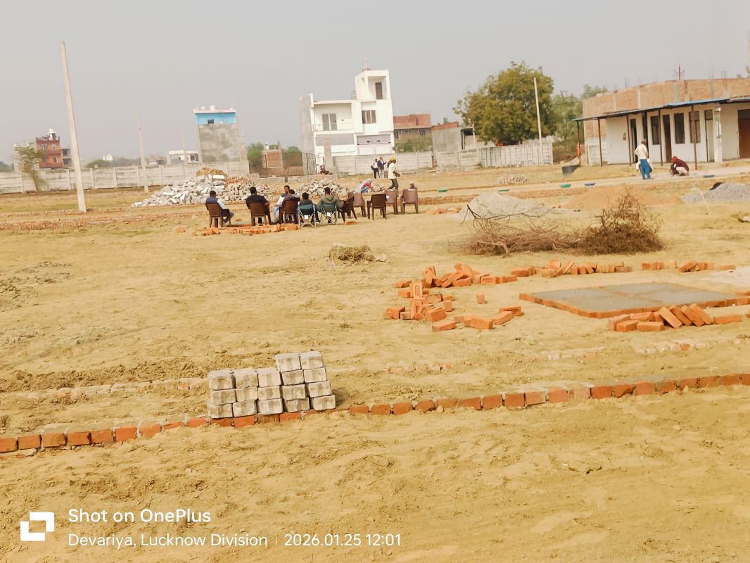 Plot For Sale in Royal City Phase 2