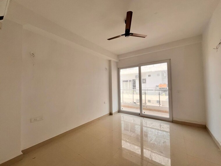 Room, ss-linden 4 Bedroom 2700 Sq.Ft. Builder Floor In Sector 84 Gurgaon 9964551