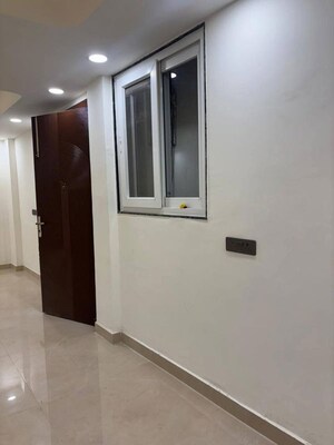 Building Lobby in 3 BHK Builder Floor at Palm Residency Chhatarpur, Chattarpur – for Rent