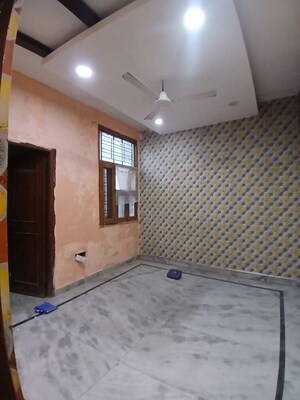 Room in 2.5 BHK Builder Floor at Spring Field, Sector 31 – for Rent