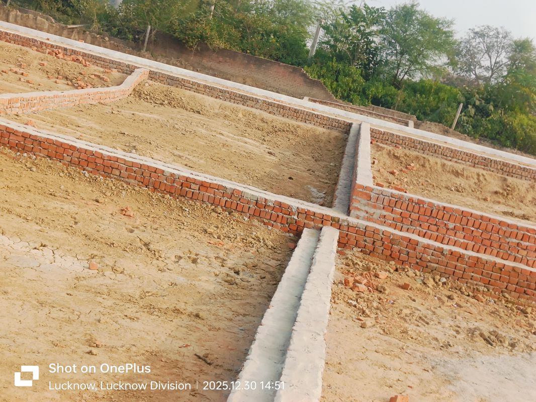 Plot For Sale in Royal City Phase 2