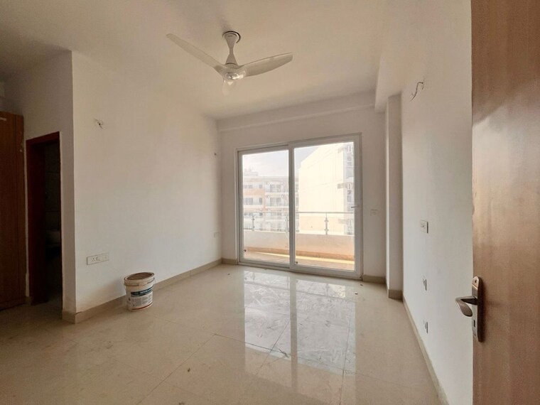 Room, ss-linden 5 Bedroom 2700 Sq.Ft. Builder Floor In Sector 84 Gurgaon 9964648
