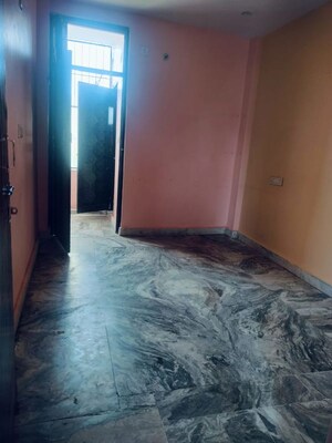 Room in 1 RK Builder Floor at Vaishali Sector 5 – for Rent