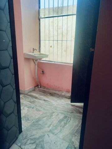 Bathroom in 1 RK Builder Floor at Vaishali Sector 5 – for Rent