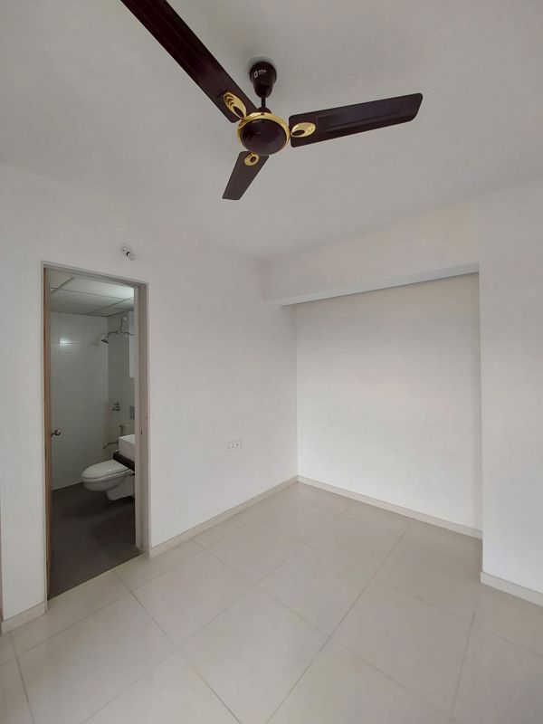 2 BHK + Pooja Room Apartment For Rent in Yashraaj Park