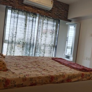Bedroom in 2 BHK Apartment at Santacruz East – for Rent