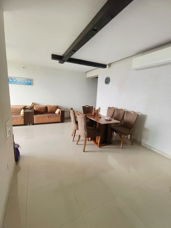 2.5 BHK Apartment For Rent in Oberoi Realty Woods
