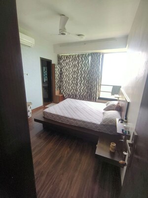 Bedroom in 2.5 BHK Apartment at Oberoi Realty Woods, Goregaon East – for Rent