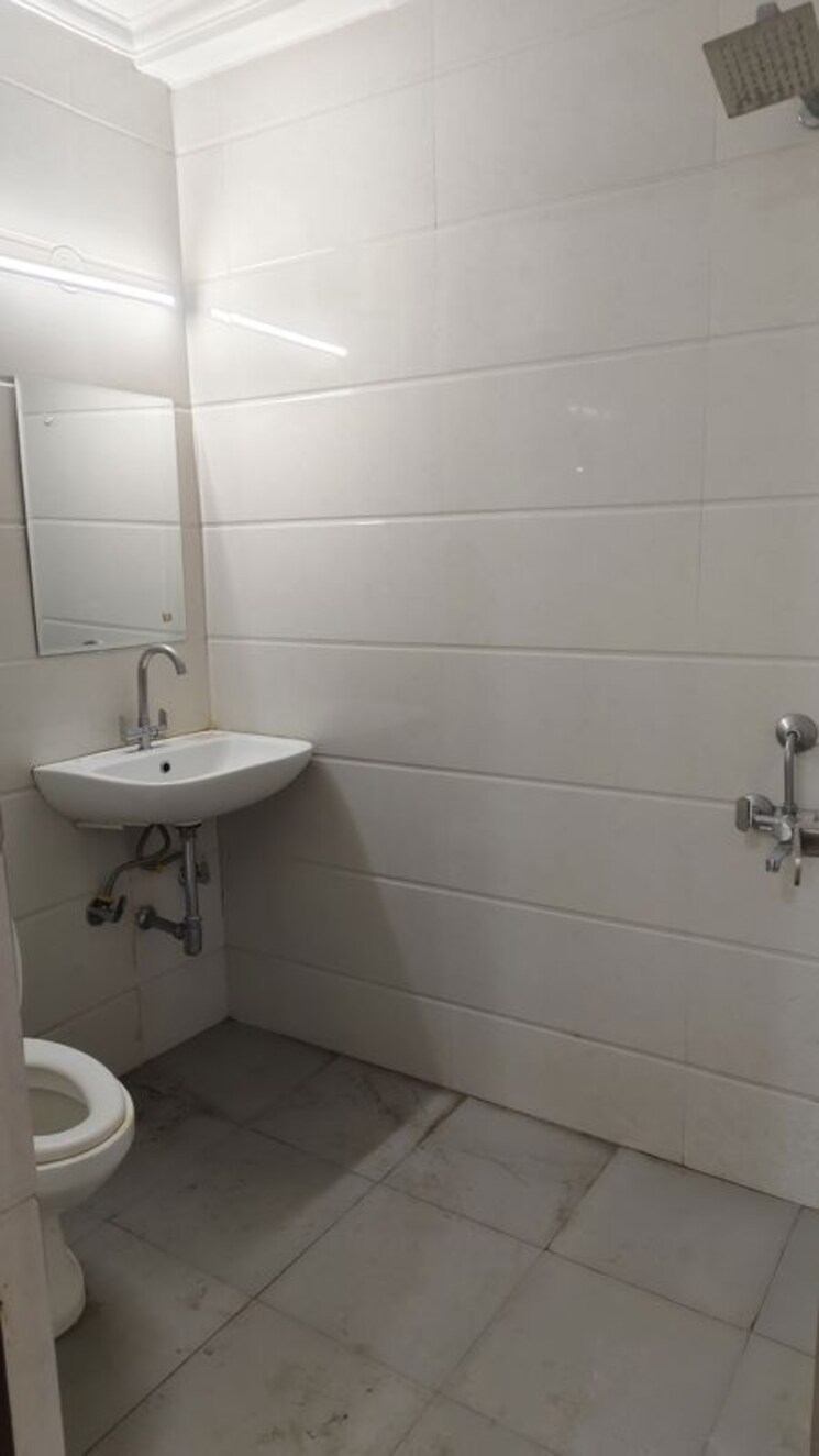 Bathroom, saket 2 Bedroom 950 Sq.Ft. Builder Floor In Saket Delhi 9964899