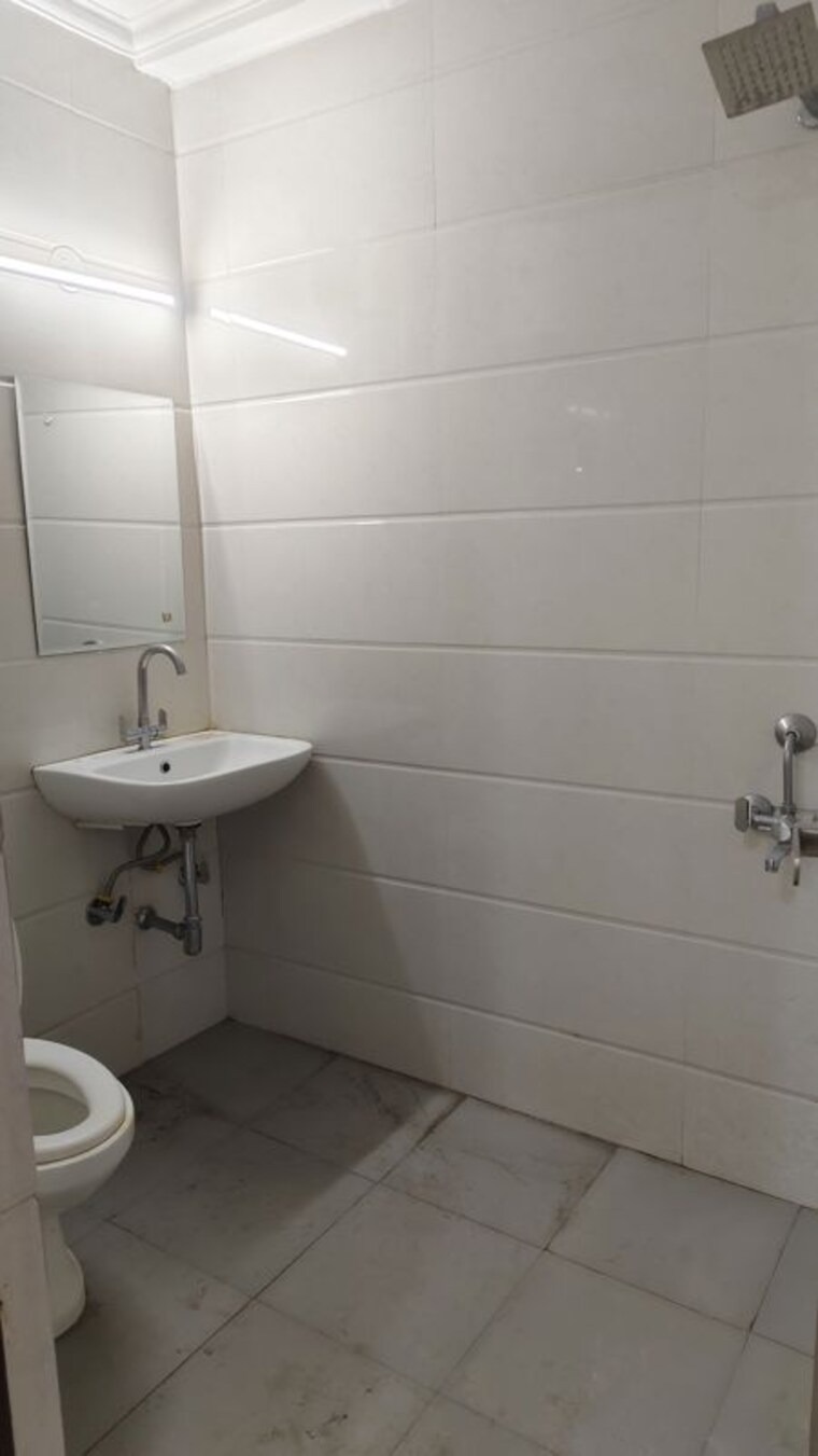 Bathroom, saket 2 Bedroom 950 Sq.Ft. Builder Floor In Saket Delhi 9964899