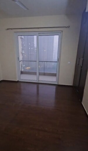 Room in 2 BHK Apartment at Paras Irene, Sector 70a – for Rent