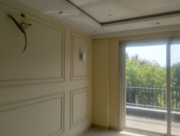 Room in 4 BHK Builder Floor at Sector 4 – for Sale