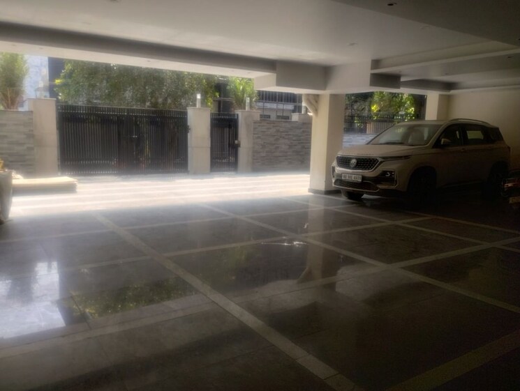  Parking, sector 4 4 Bedroom 4500 Sq.Ft. Builder Floor In Sector 4 Gurgaon 9964653