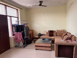 Living Room in 2 BHK Independent House at Sector 9a – for Rent