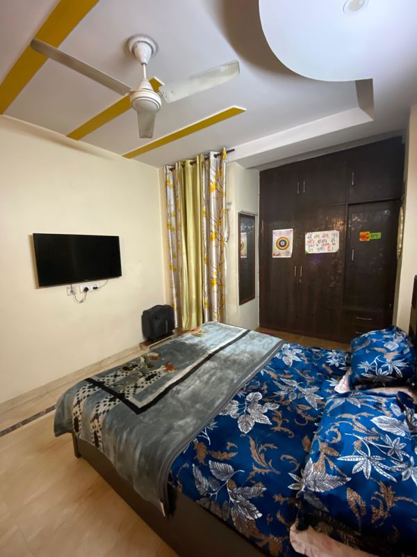 2 BHK + Pooja Room Builder Floor For Rent in Govindpuri