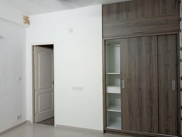 Room in 3 BHK Penthouse at Nirvana Residency, Kareli Bagh – for Rent