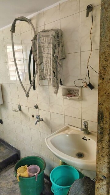 Bathroom in 1 BHK Apartment at Vakola – for Rent