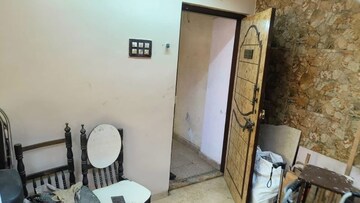 Team Area in 1 BHK Apartment at Vakola – for Rent