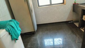 Room in 1 BHK Apartment at Vakola – for Rent
