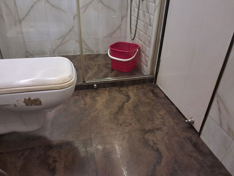 Bathroom, malad west 2.5 Bedroom 850 Sq.Ft. Apartment In Malad West Mumbai 9965196