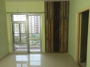 Room in 3.5 BHK Apartment at Levana Celebrity Meadows, Bagiamau – for Rent