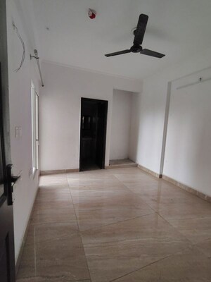 Room in 2 BHK Apartment at Migsun Vilaasa, Eta Ii Greater Noida – for Rent