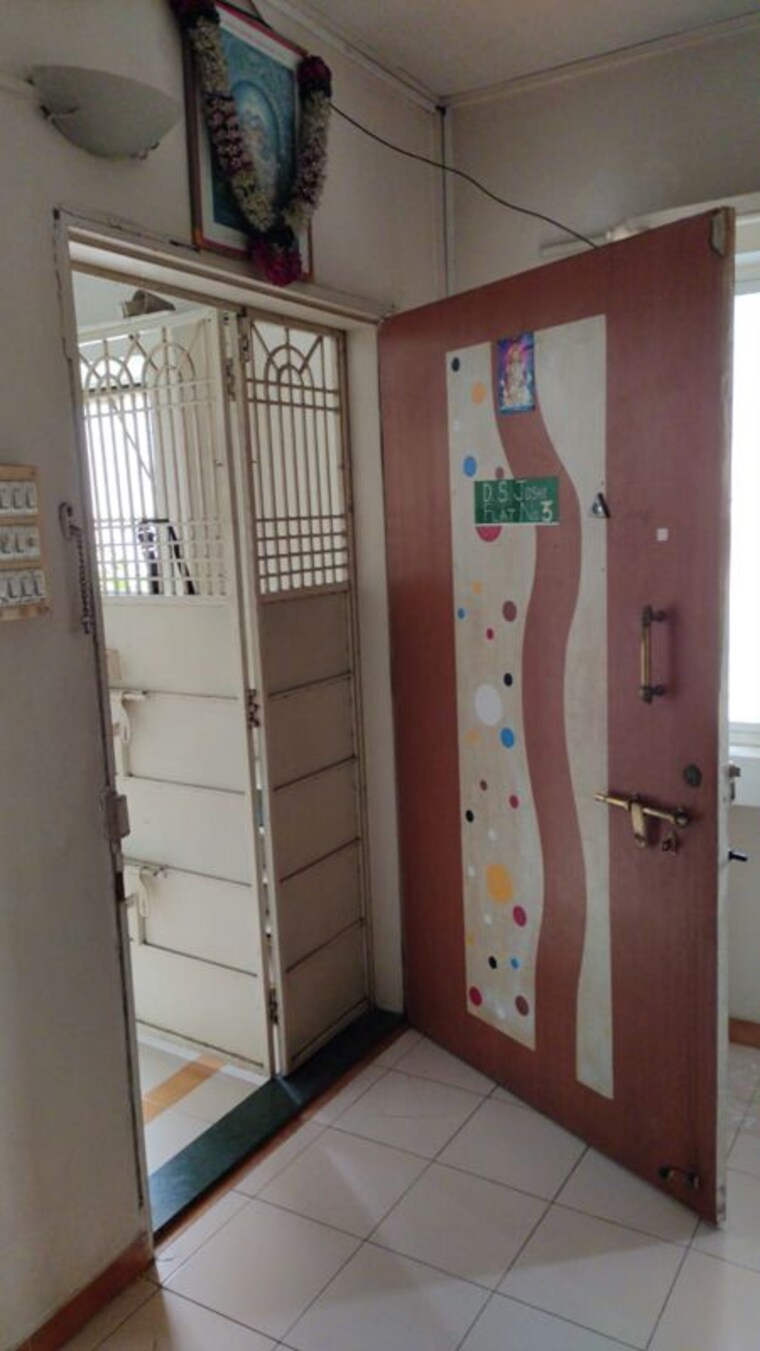 Living Room, dahanukar colony 3 Bedroom 960 Sq.Ft. Apartment In Dahanukar Colony Pune 9965217