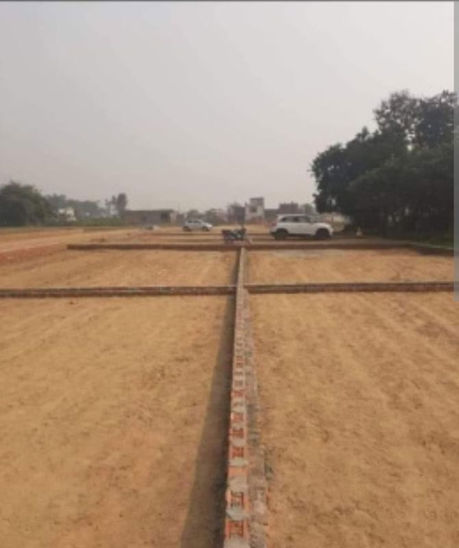 Plot For Sale in Sector 75