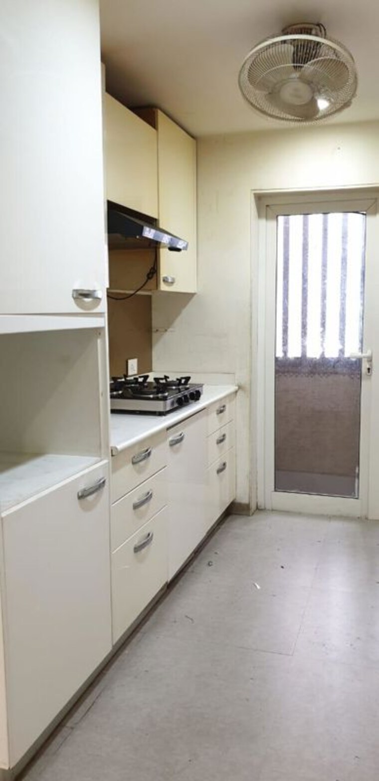 Kitchen, lodha-fiorenza 3 Bedroom 1500 Sq.Ft. Apartment In Goregaon East Mumbai 9965416