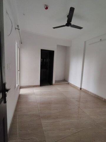 Room in 3 BHK Apartment at Migsun Vilaasa, Eta Ii Greater Noida – for Rent