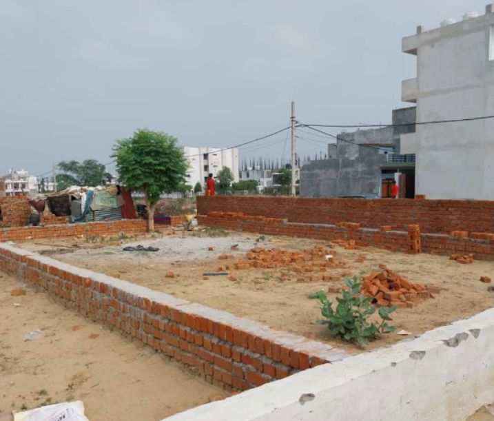 Plot For Sale in Sector 75