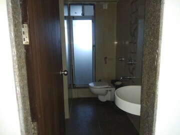 Bathroom in 2.5 BHK Apartment at HDIL Metropolis Residences, Andheri West – for Rent
