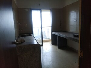 Room in 2.5 BHK Apartment at HDIL Metropolis Residences, Andheri West – for Rent