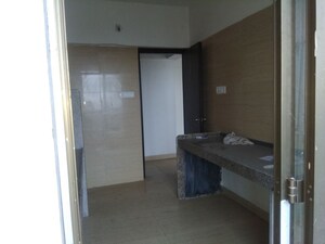 Room in 2.5 BHK Apartment at HDIL Metropolis Residences, Andheri West – for Rent