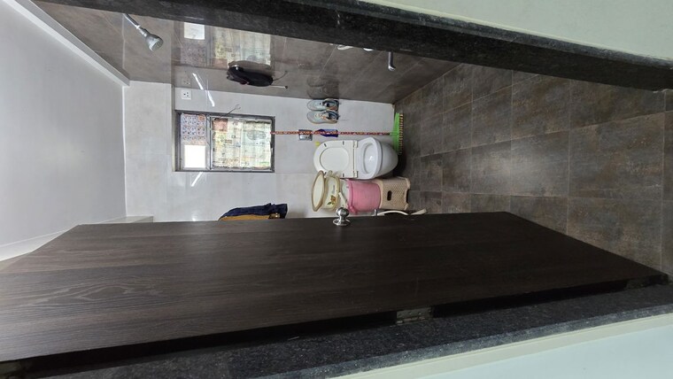 Attached Bathroom, hi-sky-adcon-meridian 2 Bedroom 665 Sq.Ft. Apartment In Santacruz East Mumbai 9965626
