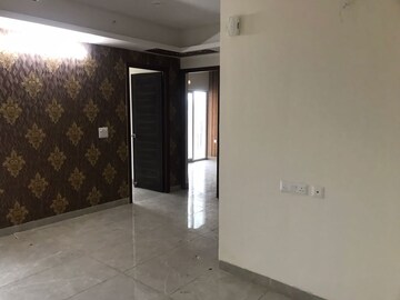 Room in 2 BHK Apartment at Migsun Twinz, Eta Ii Greater Noida – for Rent