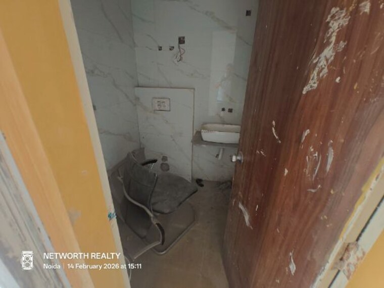 Bathroom, sector 73 1 Bedroom 580 Sq.Ft. Builder Floor In Sector 73 Noida 9965779