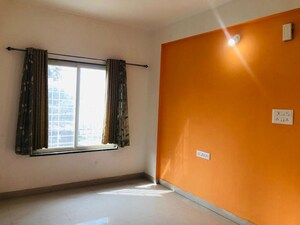 Room in 3.5 BHK Apartment at Amanora Elivate Tower, Hadapsar – for Rent