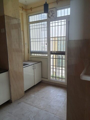 Room in 4 BHK Apartment at Trident Embassy, Sector 1 Greater Noida – for Rent