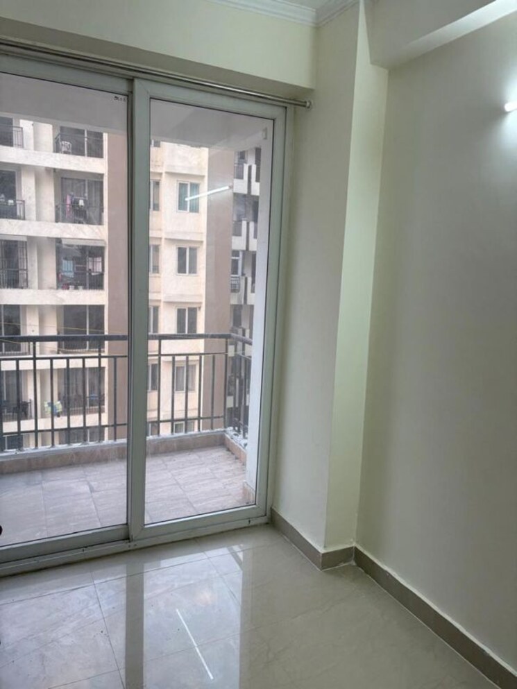 Room, amrapali-golf-homes 3 Bedroom 1115 Sq.Ft. Apartment In Sector 4 Greater Noida Greater Noida 9965803