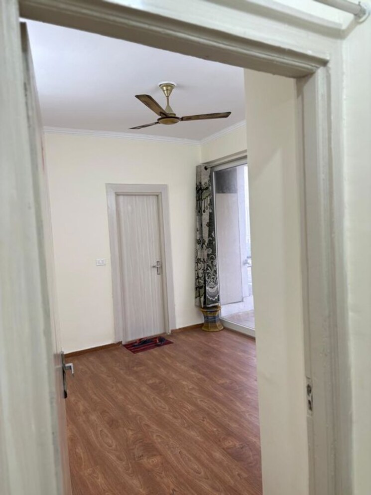 Room, amrapali-golf-homes 3 Bedroom 1115 Sq.Ft. Apartment In Sector 4 Greater Noida Greater Noida 9965803