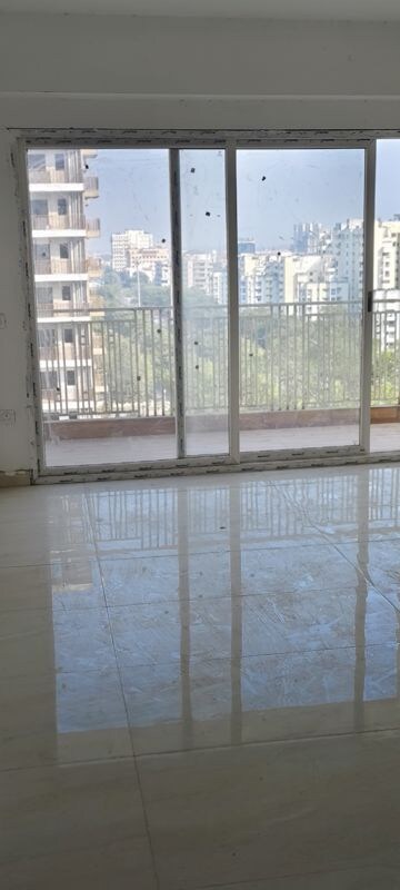 Room in 3 BHK Apartment at Rishita Manhattan, Gomti Nagar – for Sale
