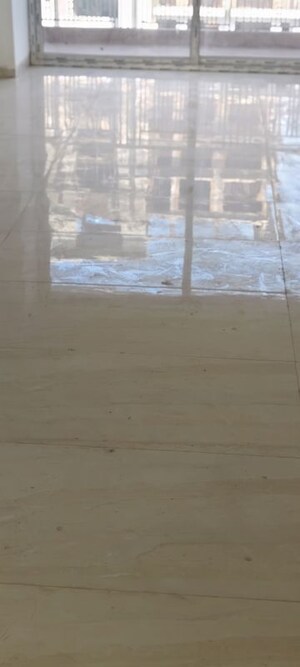 Room in 3 BHK Apartment at Rishita Manhattan, Gomti Nagar – for Sale